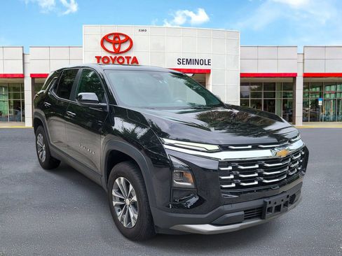 Used 2025 Chevrolet Equinox LT image 2