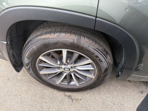 Used 2018 Toyota Highlander XLE image 5