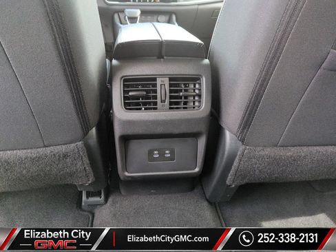 Used 2025 Nissan Rogue SV FWD image 18