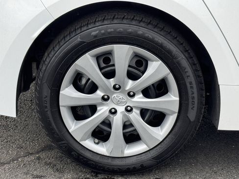 Used 2020 Toyota Corolla LE image 19