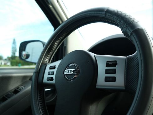 Used 2015 Nissan Xterra PRO-4X AWD/4WD image 35