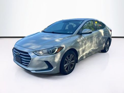 Used 2017 Hyundai Elantra SE FWD image 3