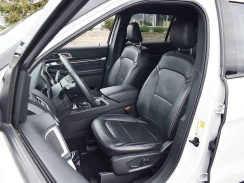Used 2019 Ford Explorer Limited w/ Ford Safe & Smart Package AWD/4WD image 5