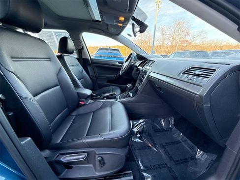 Used 2021 Volkswagen Golf 4-Door image 25