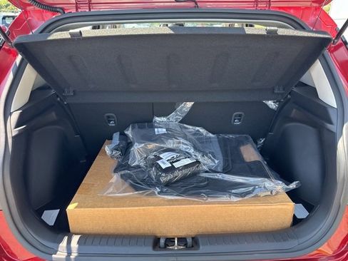 Certified 2025 Hyundai Venue SE image 42