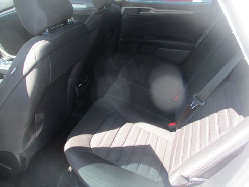 Used 2020 Ford Fusion SE AWD/4WD image 9