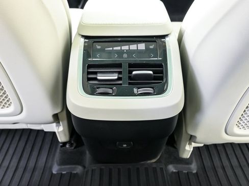 Used 2024 Volvo XC90 B6 Plus w/ Protection Package Premier image 22