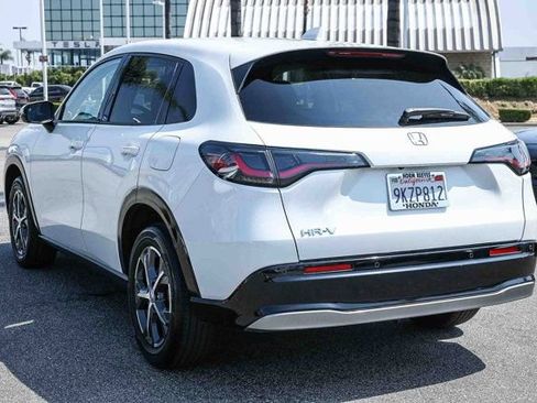 Used 2024 Honda HR-V EX-L image 4