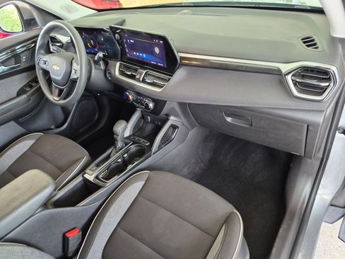 Used 2025 Chevrolet TrailBlazer LT FWD image 19