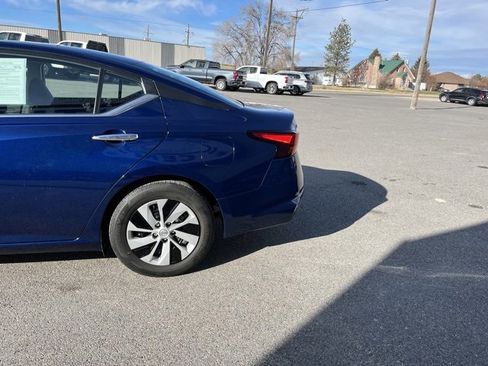 Used 2024 Nissan Altima 2.5 S image 6