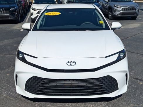 Used 2025 Toyota Camry LE image 2