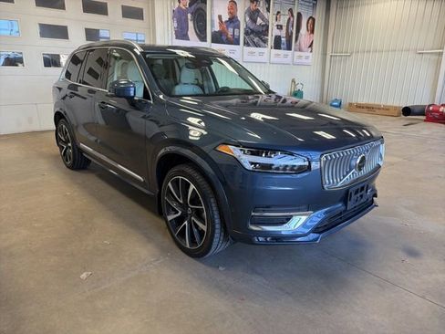 Used 2023 Volvo XC90 B5 Plus w/ Protection Package Premier image 4
