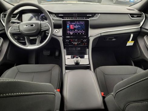New 2026 Jeep Grand Cherokee L 2WD image 11