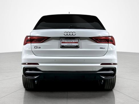 Used 2025 Audi Q3 2.0T Premium w/ Convenience Package image 4