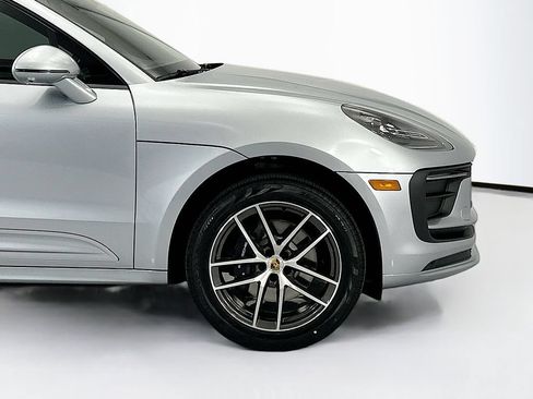 Used 2026 Porsche Macan AWD/4WD image 11