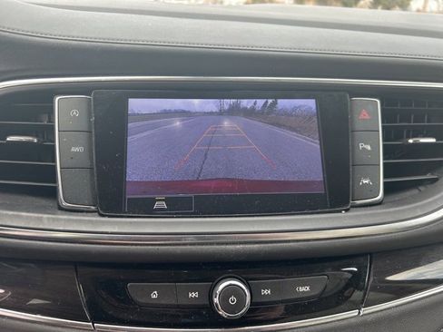 Used 2023 Buick Enclave Essence image 17