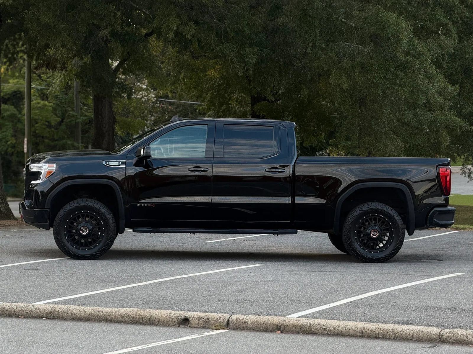Used 2021 GMC Sierra 1500 AT4 AWD/4WD image 3