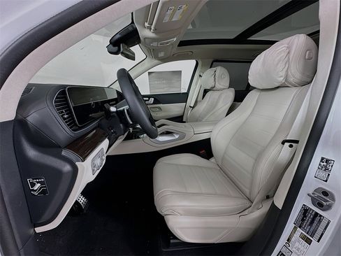 New 2026 Mercedes-Benz GLS 450 4MATIC image 22