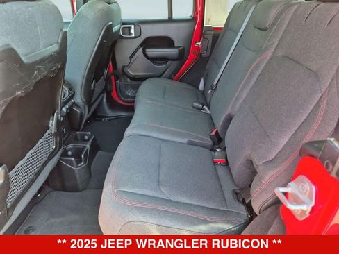 Used 2025 Jeep Wrangler Unlimited Rubicon AWD/4WD image 18