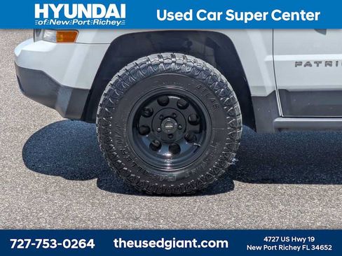 Used 2016 Jeep Patriot Latitude FWD image 13