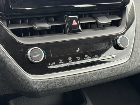 Used 2023 Toyota Corolla LE FWD image 17