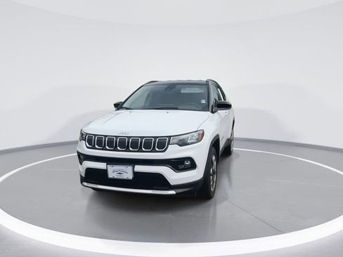 Used 2022 Jeep Compass Limited image 4