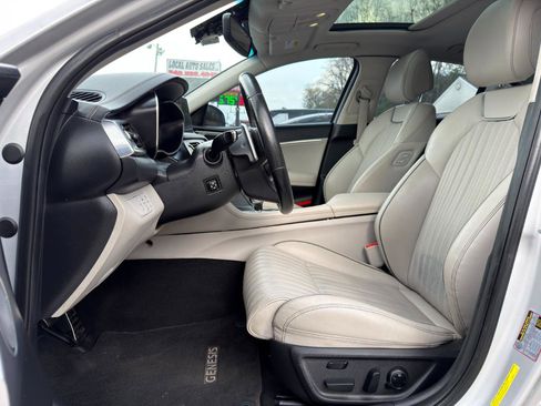 Used 2019 Genesis G70 3.3T Advanced w/ Elite Package image 9