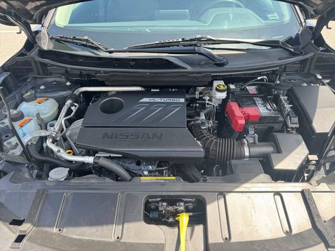Used 2025 Nissan Rogue SV AWD/4WD image 18