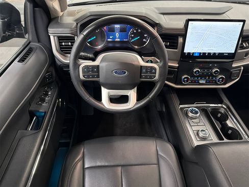 Used 2022 Ford Expedition XLT image 24