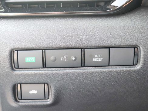 Certified 2024 Nissan Sentra SV image 24