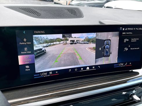 Certified 2025 BMW X7 xDrive40i w/ Premium Package AWD/4WD image 27