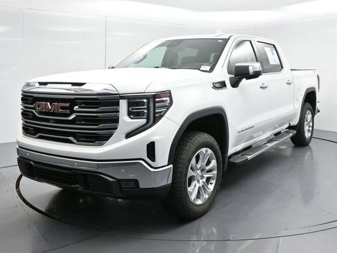 Used 2023 GMC Sierra 1500 SLT w/ SLT Premium Plus Package AWD/4WD image 3