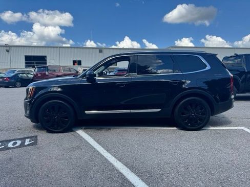 Used 2021 Kia Telluride EX w/ EX Premium Package FWD image 3