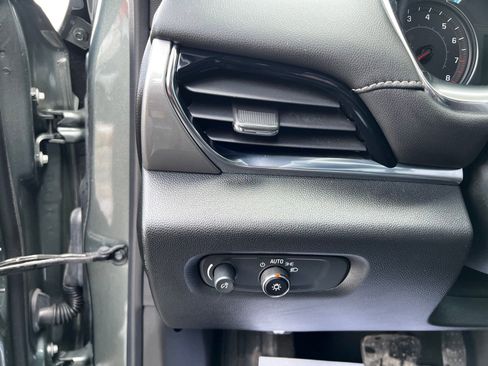 Used 2023 Chevrolet Traverse LT w/ Midnight/Sport Edition image 15