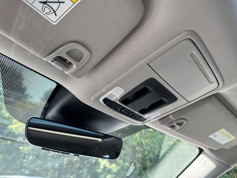 Used 2023 Honda Pilot Touring image 26