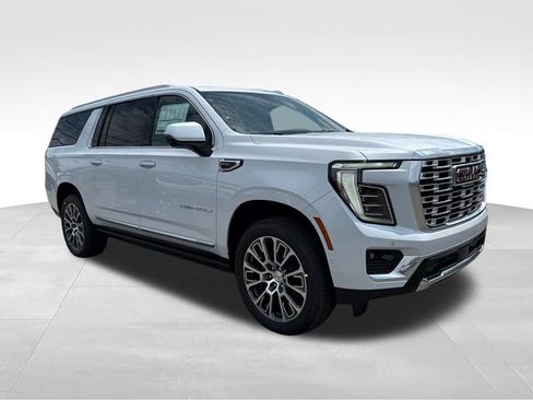 New 2026 GMC Yukon XL Denali w/ Denali Reserve Package AWD/4WD image 7