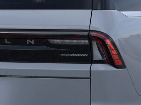 New 2025 Lincoln Navigator Reserve image 21