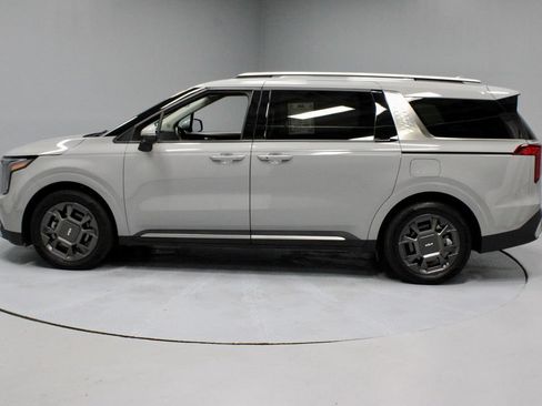 Used 2025 Kia Carnival SX FWD image 9