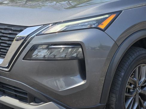 Used 2023 Nissan Rogue S AWD/4WD image 5