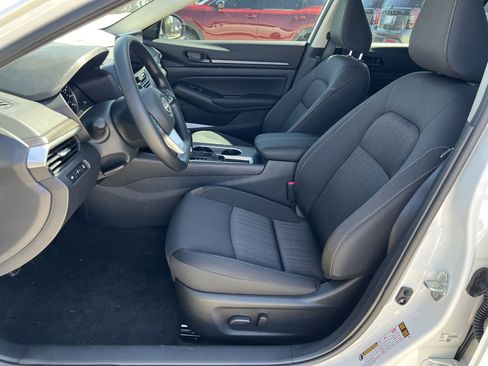 New 2026 Nissan Altima 2.5 SV FWD image 12