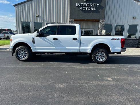 Used 2022 Ford F250 XLT AWD/4WD image 2