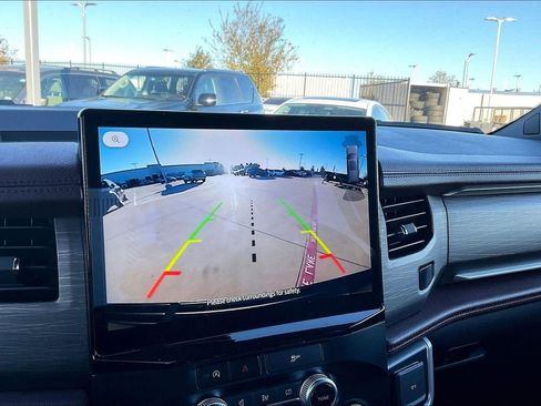 Used 2024 Ford Expedition Limited image 28