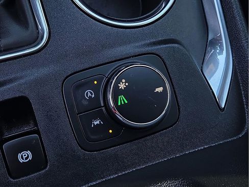 Used 2023 Chevrolet Traverse Premier w/ Redline Edition FWD image 16