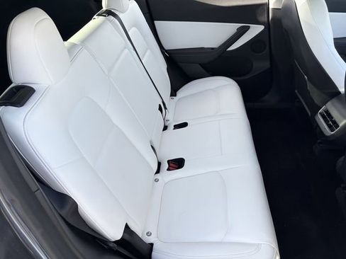 Used 2021 Tesla Model Y Long Range image 21