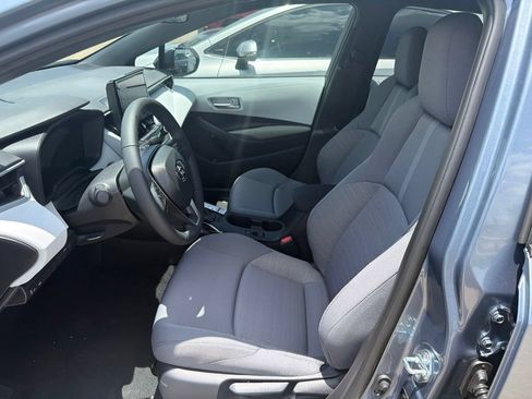 Used 2026 Toyota Corolla SE FWD image 2