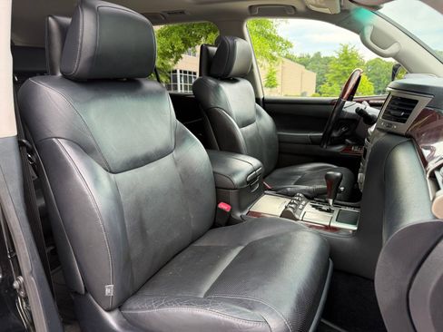Used 2015 Lexus LX 570 4WD w/ Luxury Package image 35