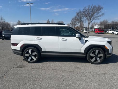 Used 2025 Hyundai Santa Fe Limited image 4