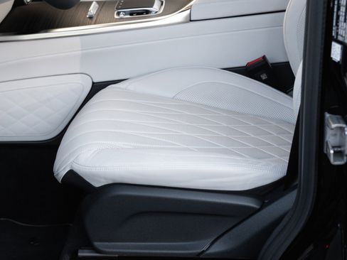 Used 2025 Mercedes-Benz G 63 AMG AMG G 63 image 46