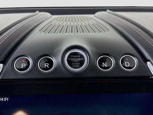 Used 2021 Aston Martin DBX image 17