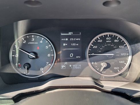 Certified 2025 Subaru Outback Premium image 10